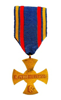 La croce d'oro al merito dell'Esercito